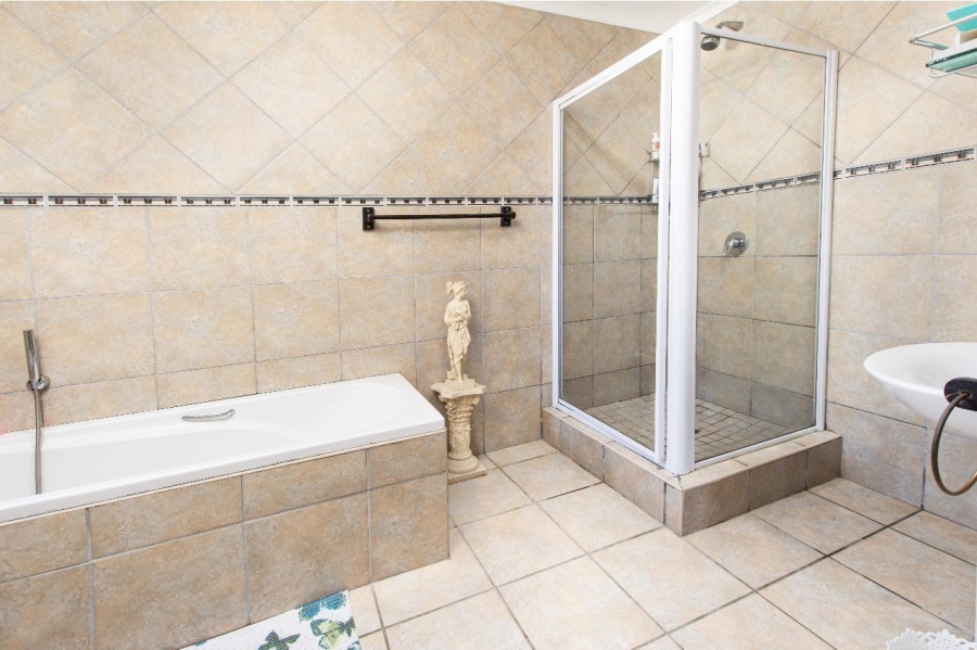To Let 3 Bedroom Property for Rent in Dana Bay Western Cape